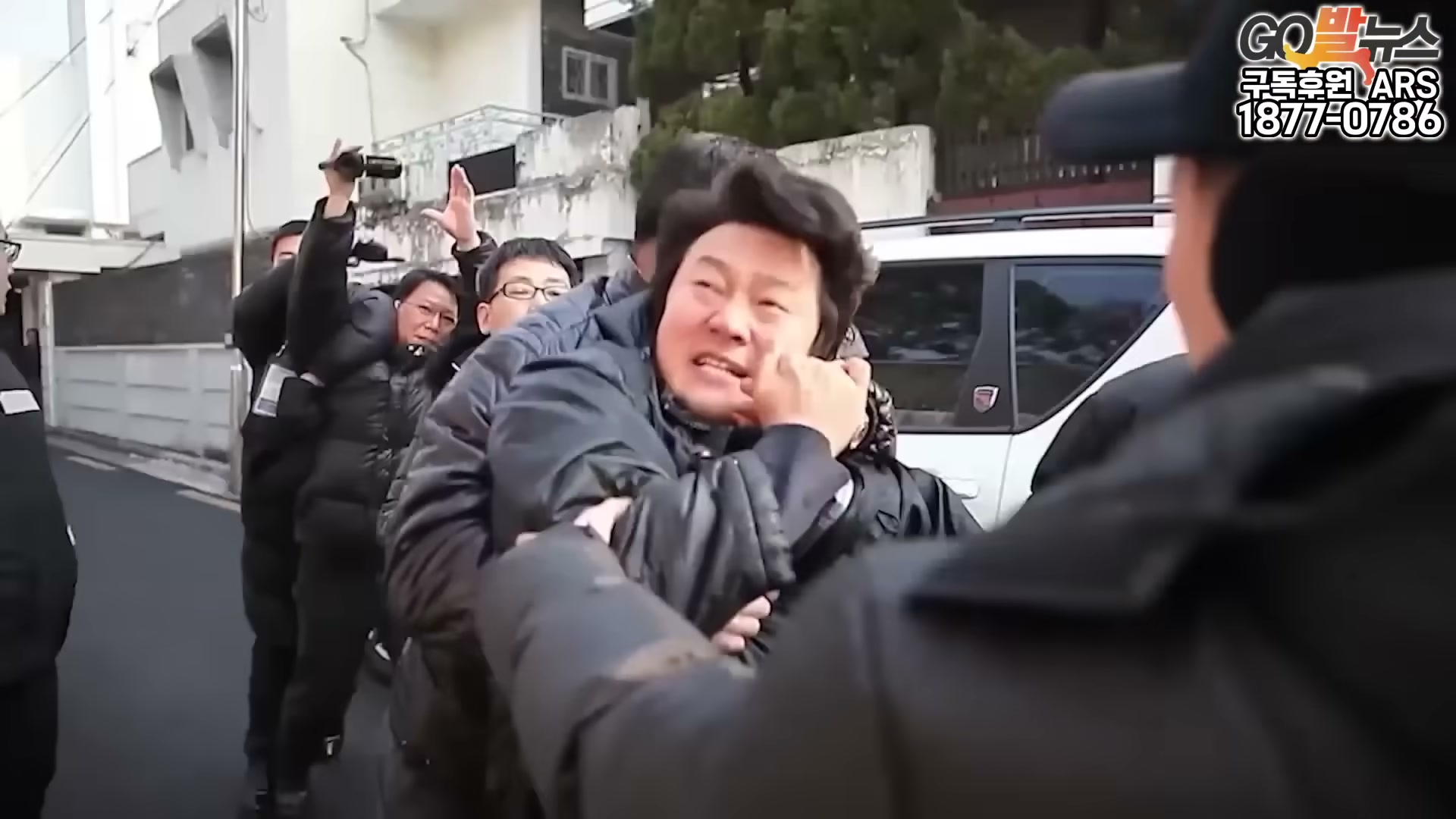 Snapshot at 6133.86s