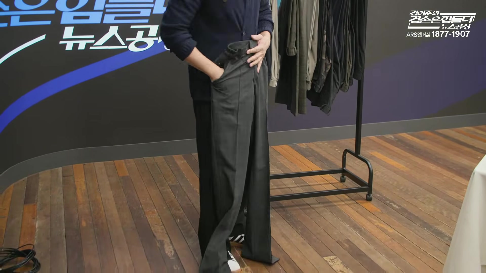 Snapshot at 10295.5s