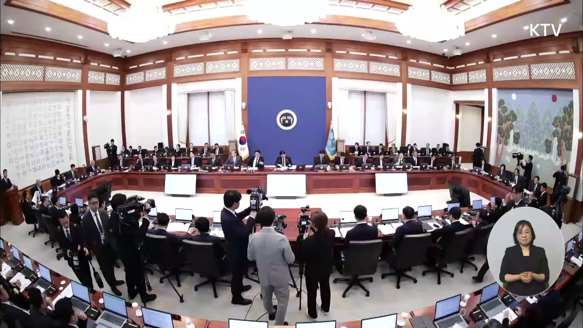 Snapshot at 9420.71s