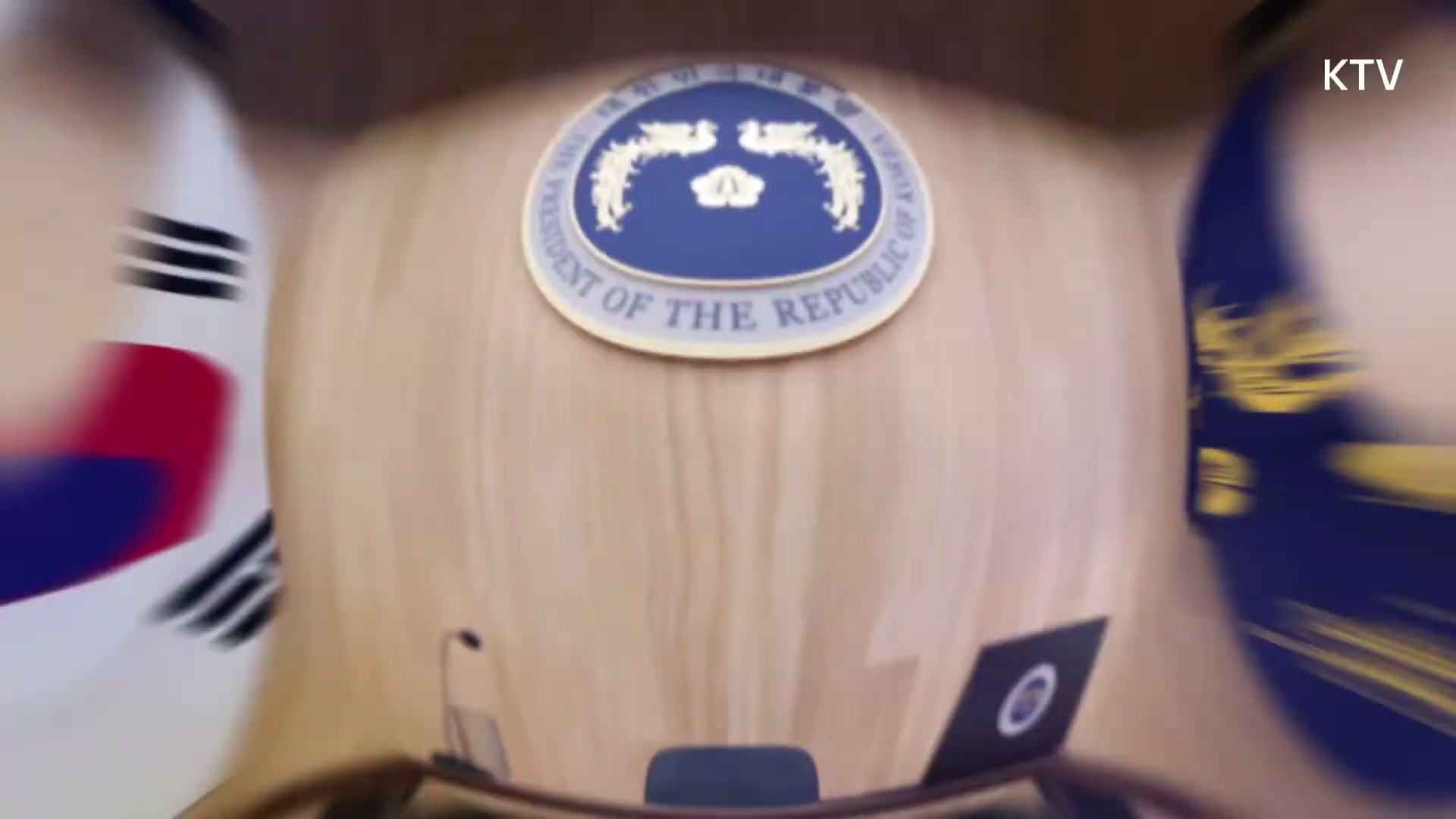 Snapshot at 9428.94s