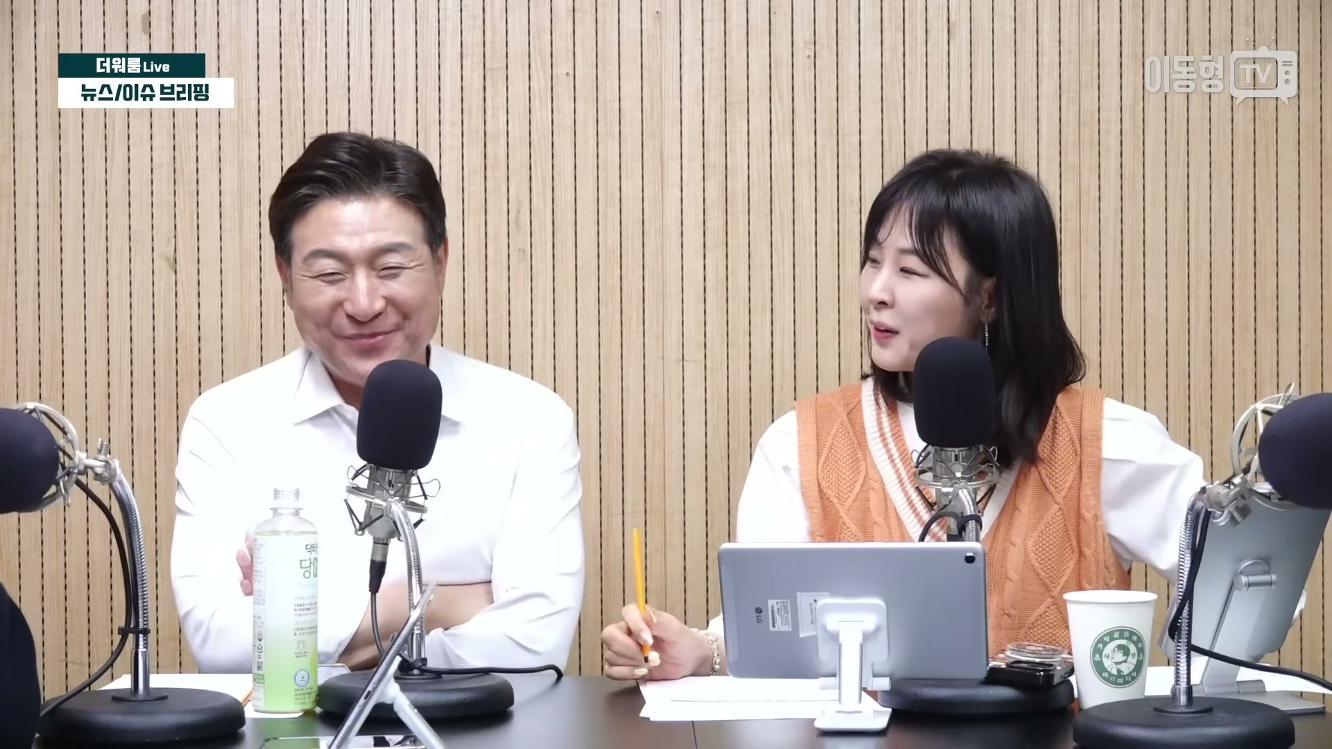 Snapshot at 3718.33s