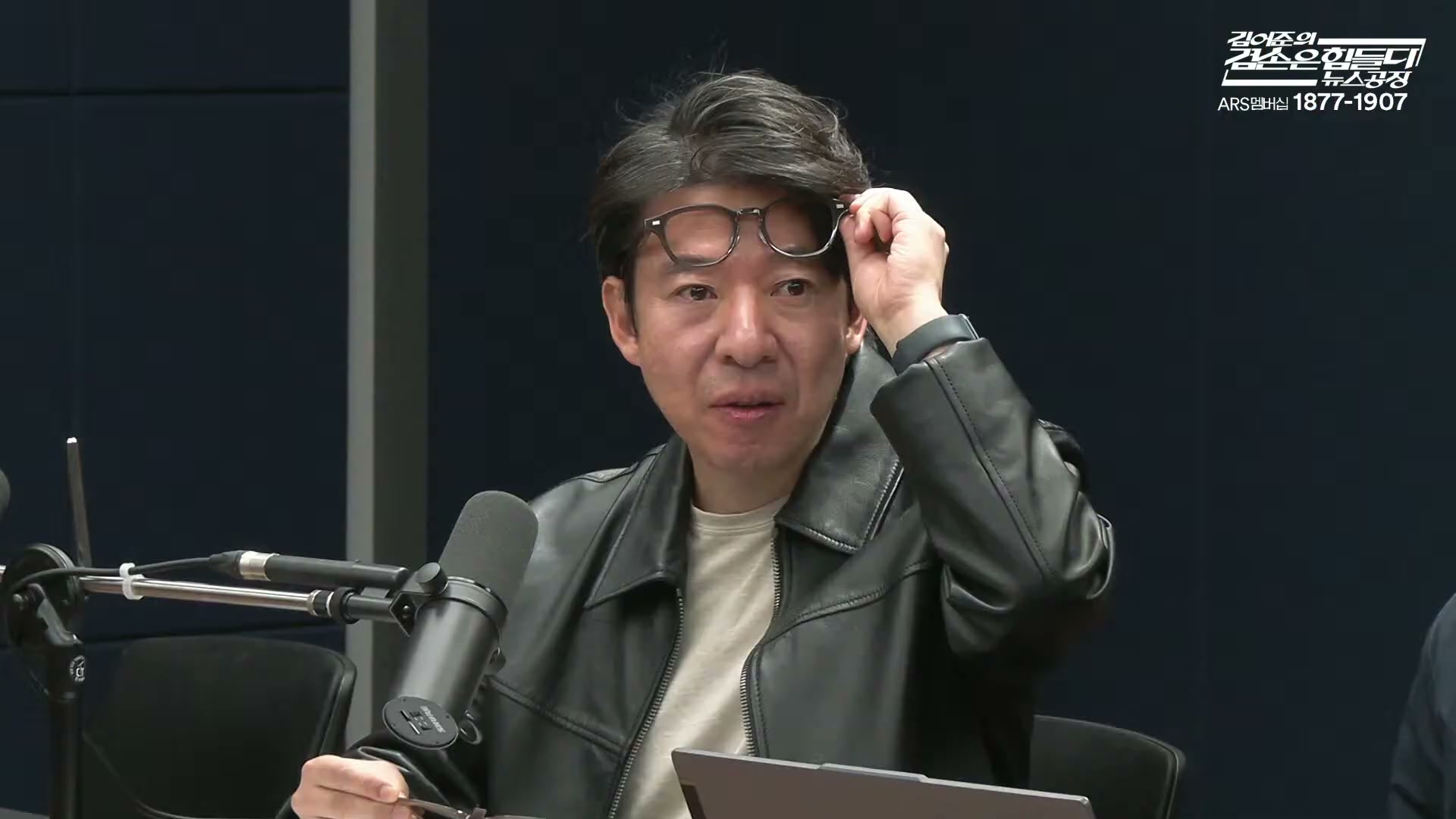 Snapshot at 6910.73s