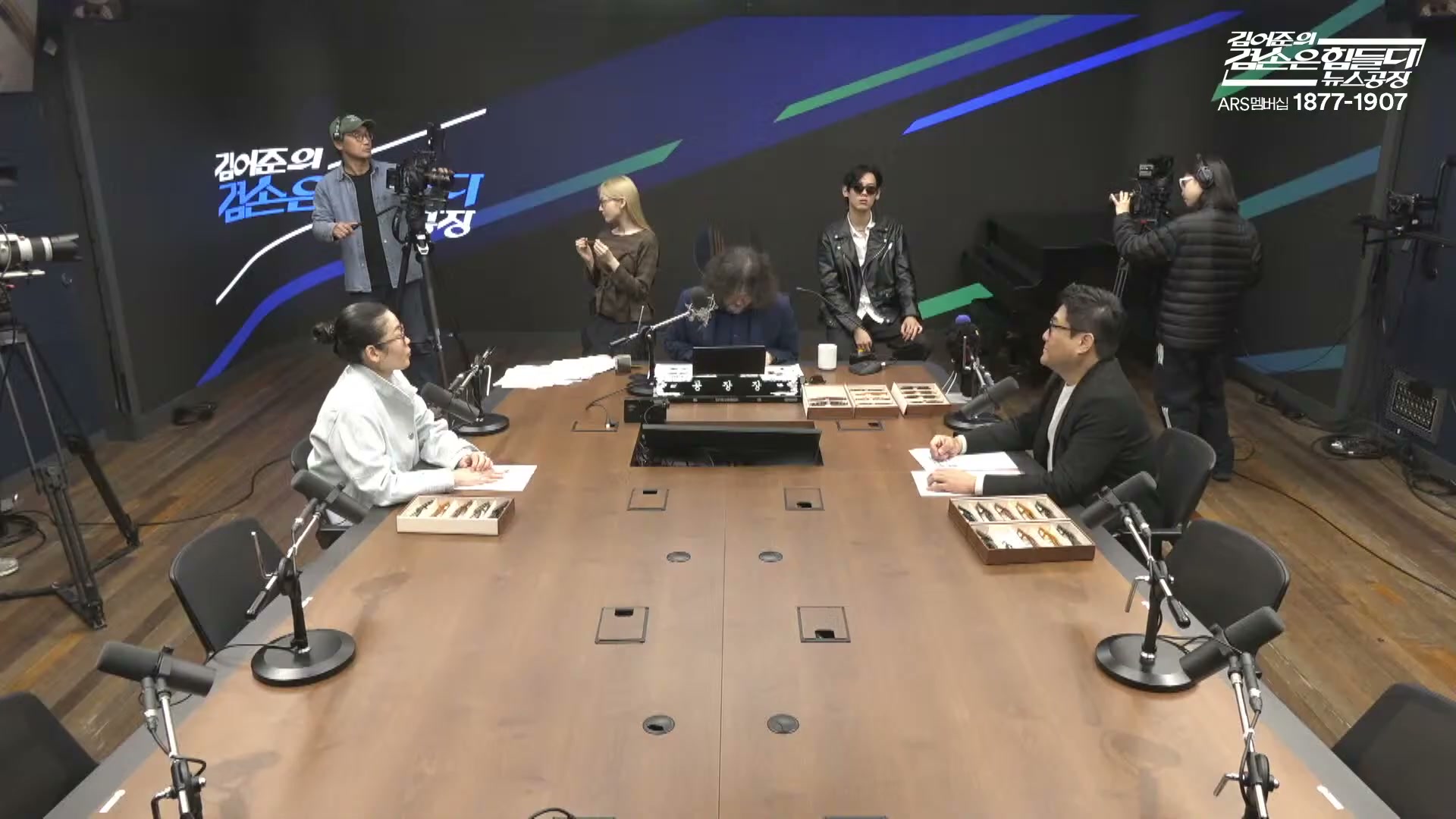 Snapshot at 9434.27s