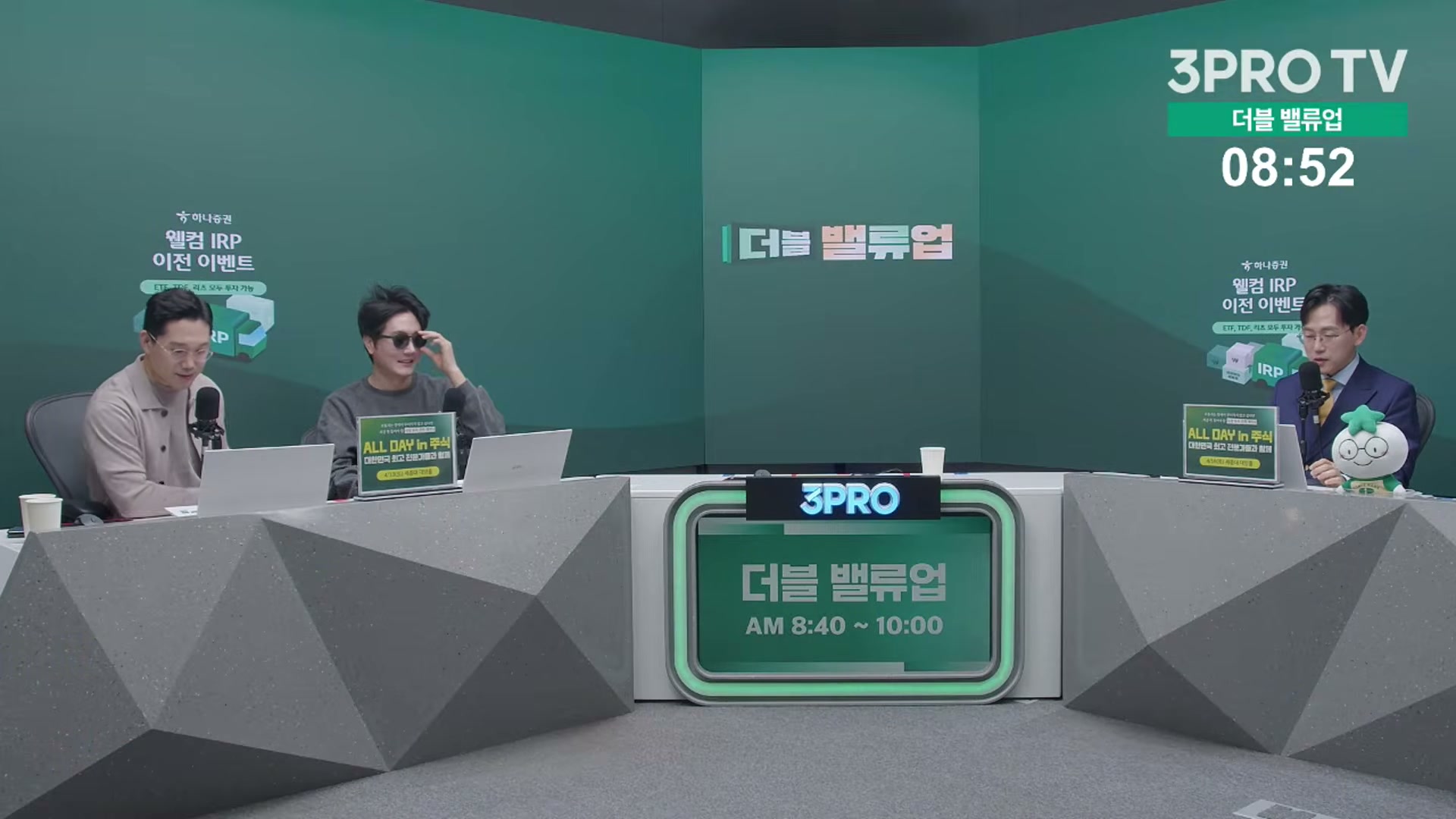 Snapshot at 10937.6s