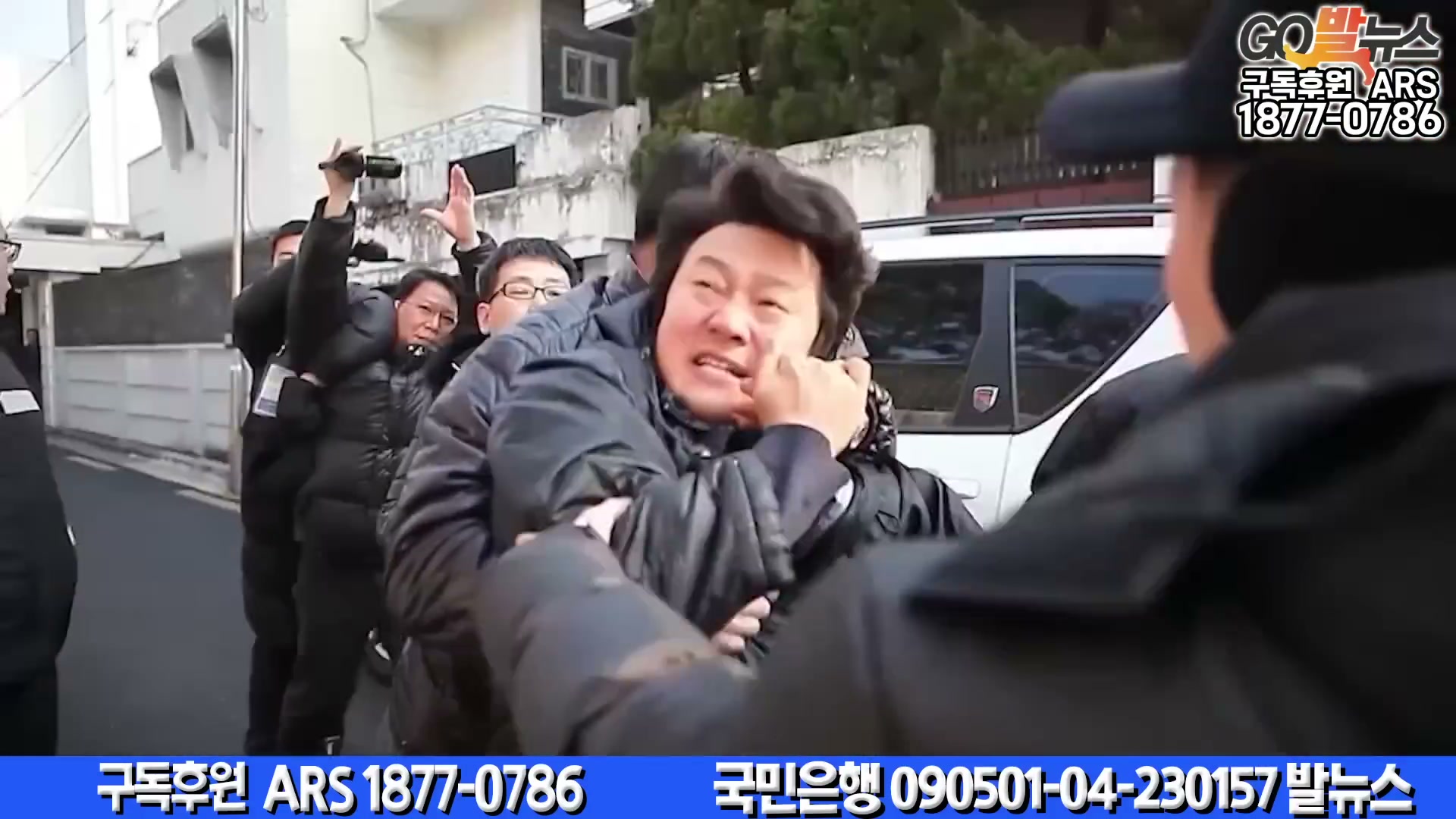 Snapshot at 6110.82s