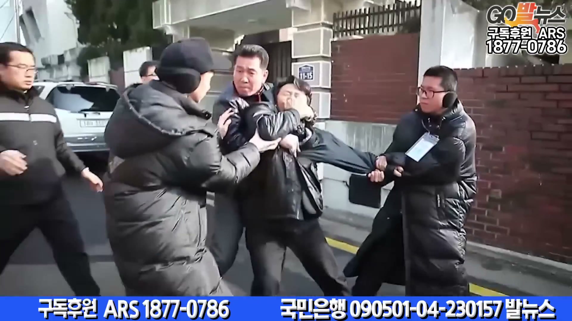 Snapshot at 6114.82s