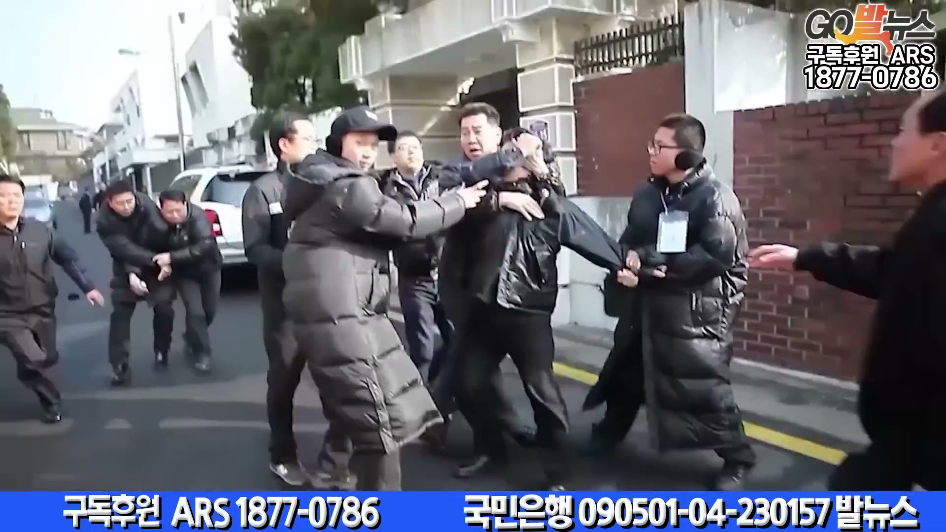 Snapshot at 6115.48s