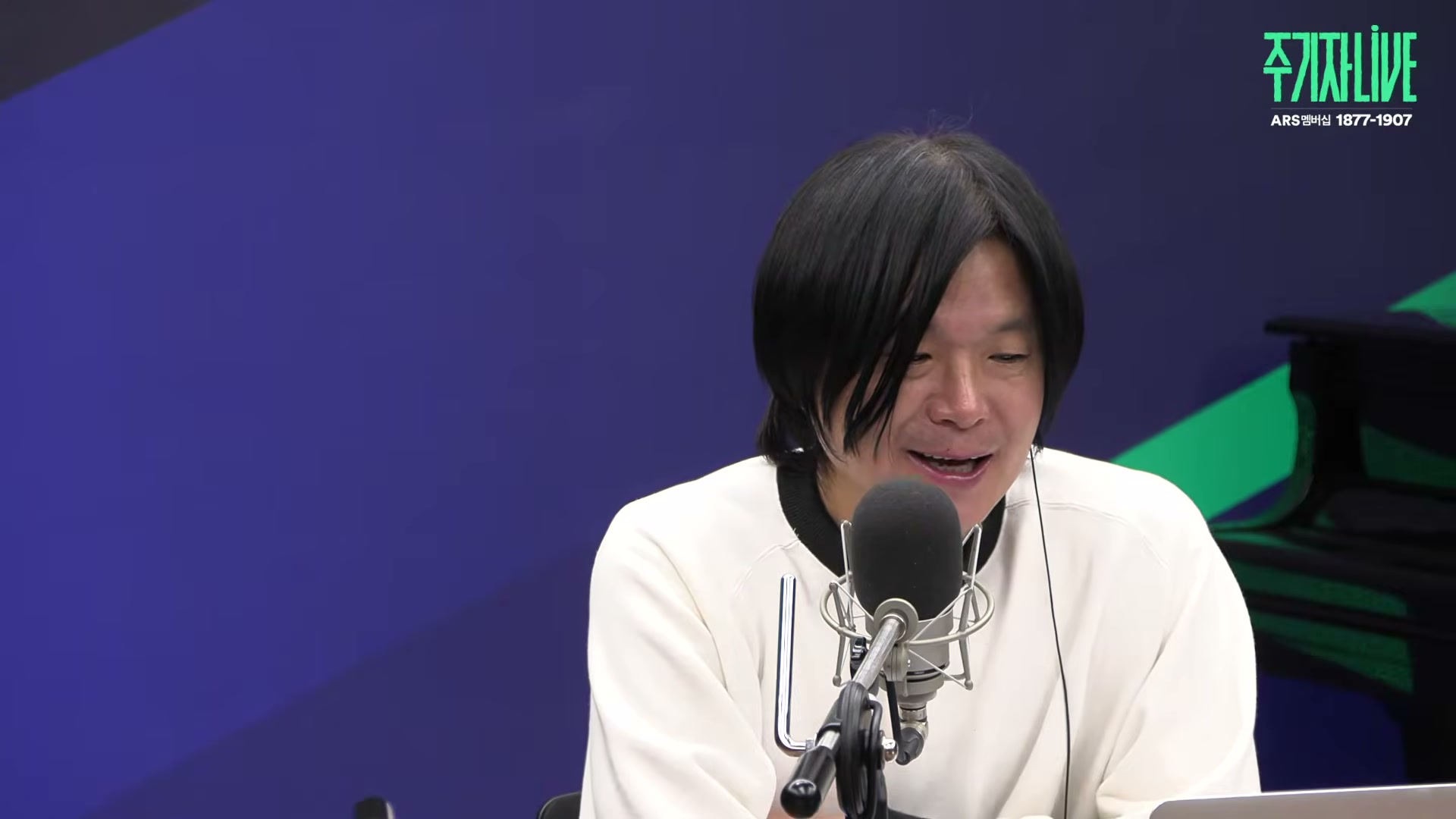 Snapshot at 5643.21s