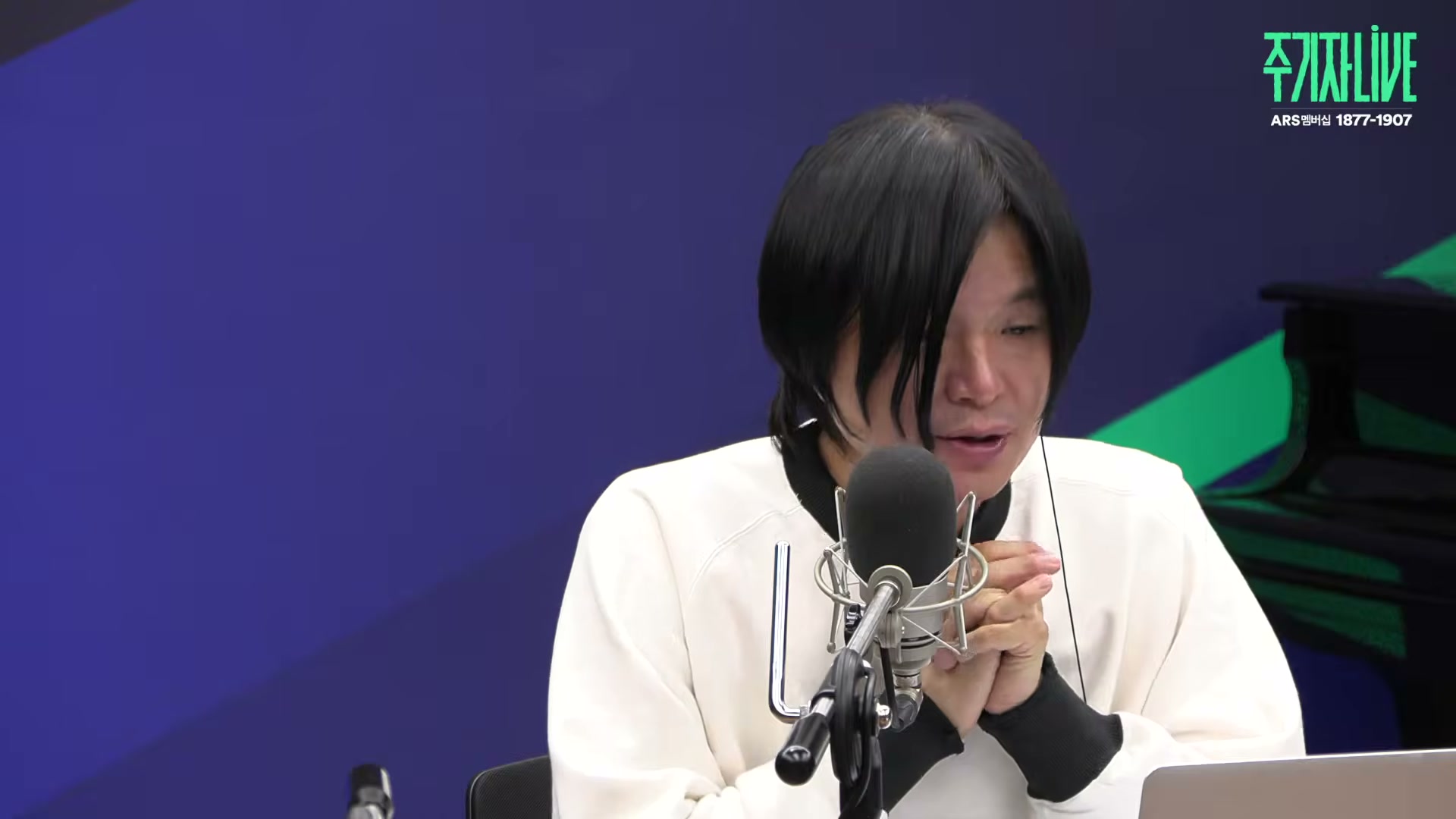 Snapshot at 5884.21s