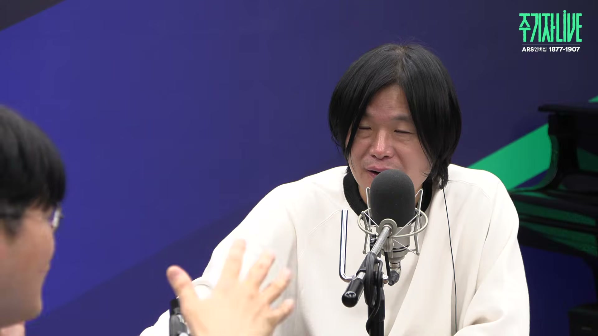 Snapshot at 7210.89s