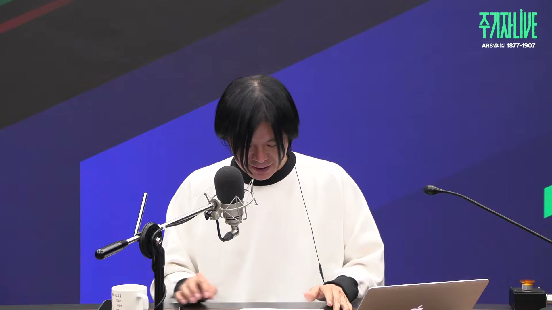 Snapshot at 8379.39s