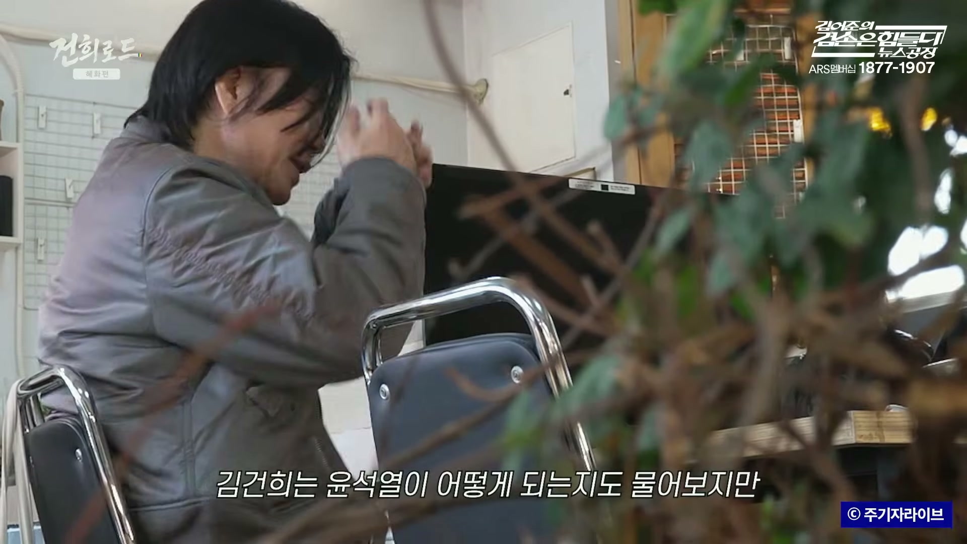 Snapshot at 6110.73s