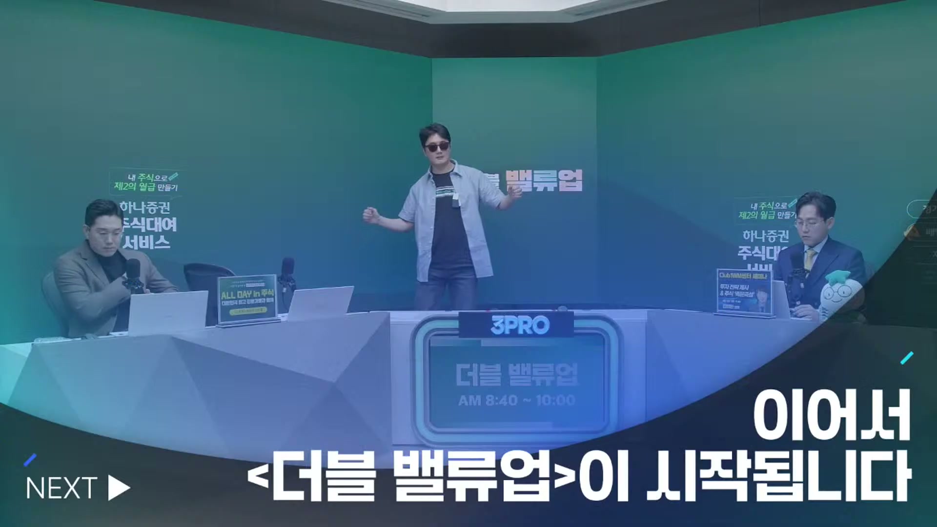 Snapshot at 10072.8s